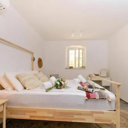 Island Alba With Terrace & Grill - Happy Case de vacanță Mali Lošinj