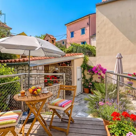 Island Alba With Terrace & Grill - Happy