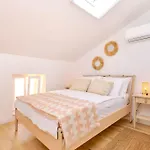 Charming Island Alba - Happy Διαμέρισμα *