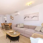 Charming Island Alba - Happy